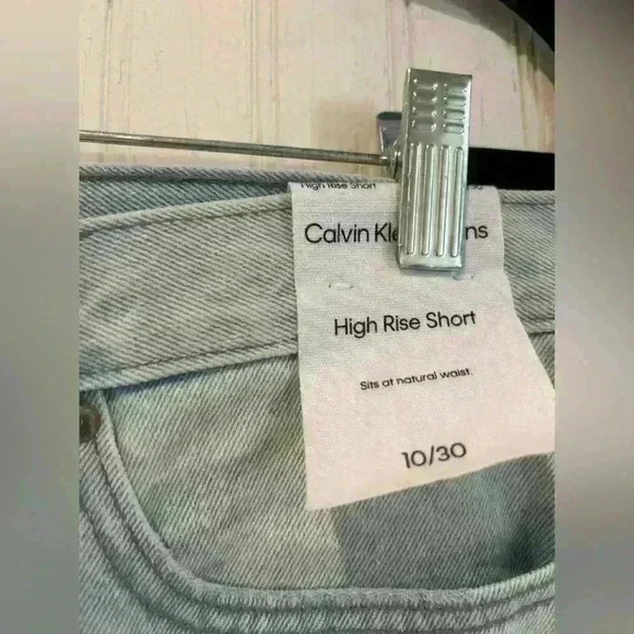 Calvin Klein NWT distressed high waist denim shorts sz 10. Casual everyday short - Picture 1 of 3